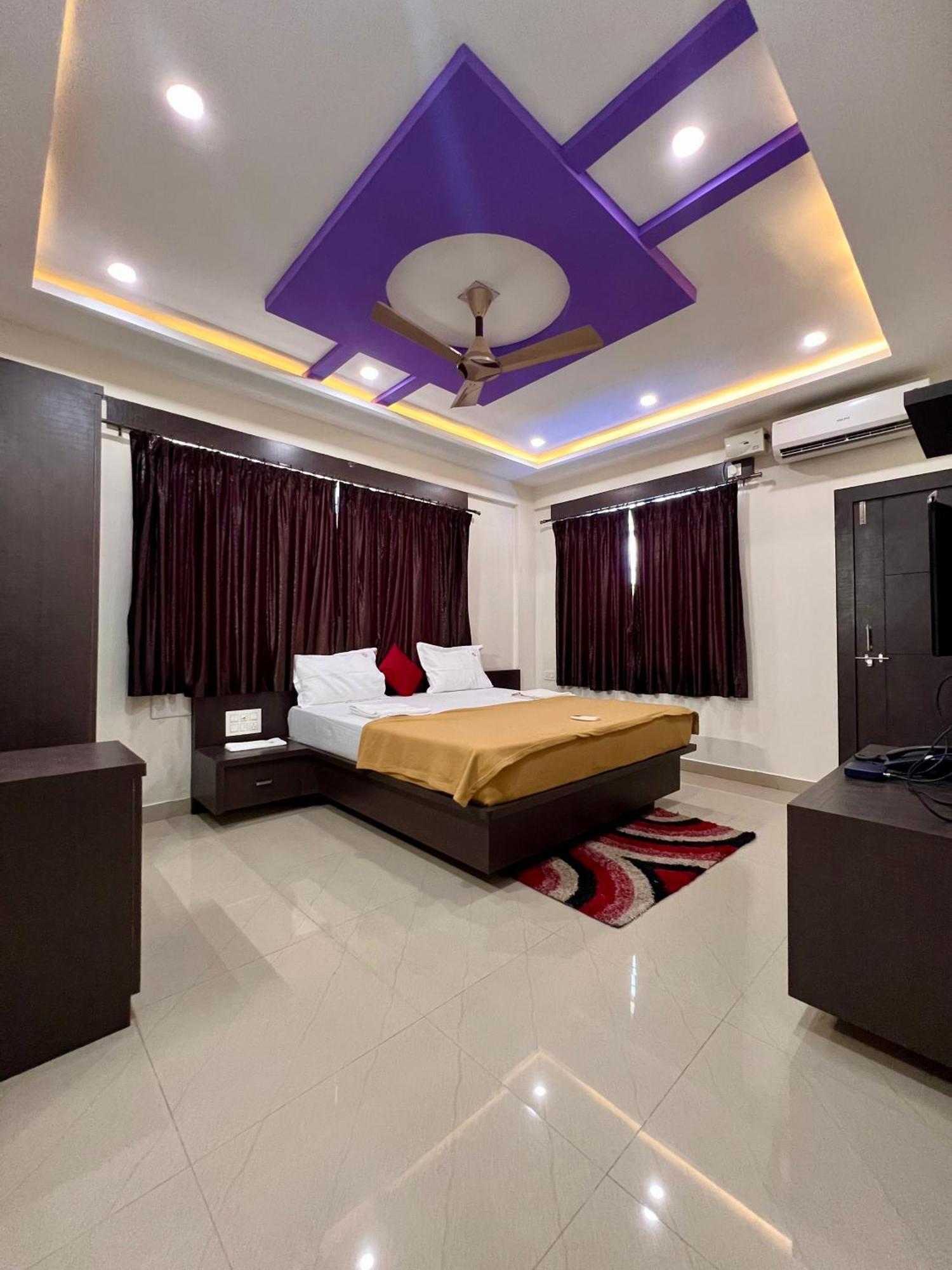 Ratna Sagar Hotel Manipal Exterior foto
