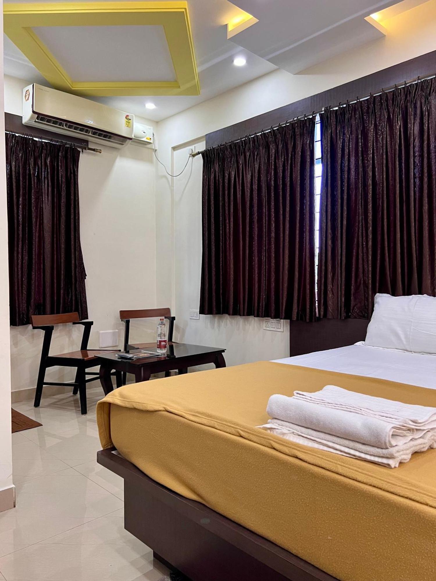Ratna Sagar Hotel Manipal Exterior foto